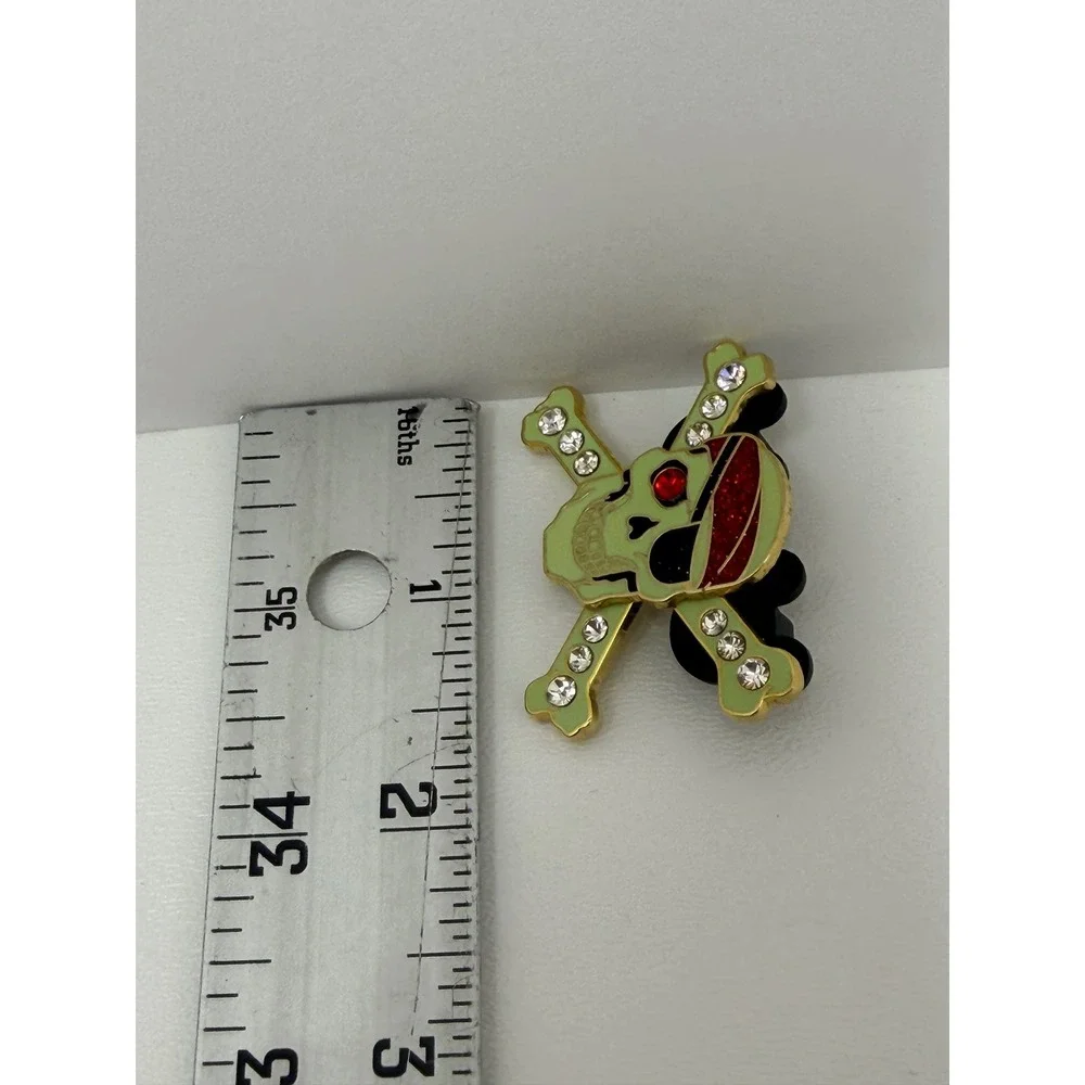 Disney Pirates of the Caribbean Green Skull Crossbones Rhinestone Pin 2008